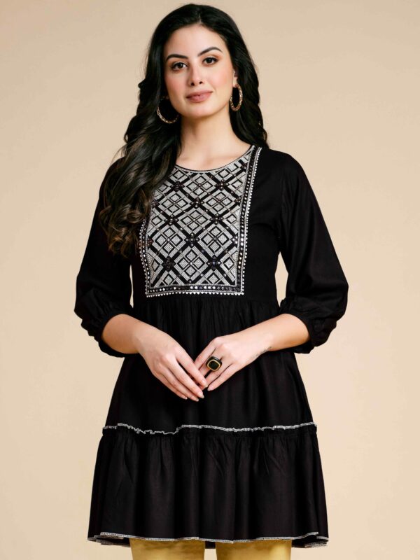 Glomee Presented Rayon Short kurta