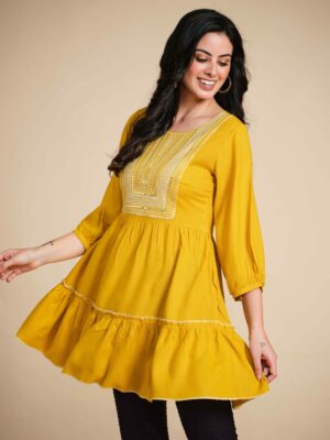 Glomee Trendy Rayon Flared Kurta