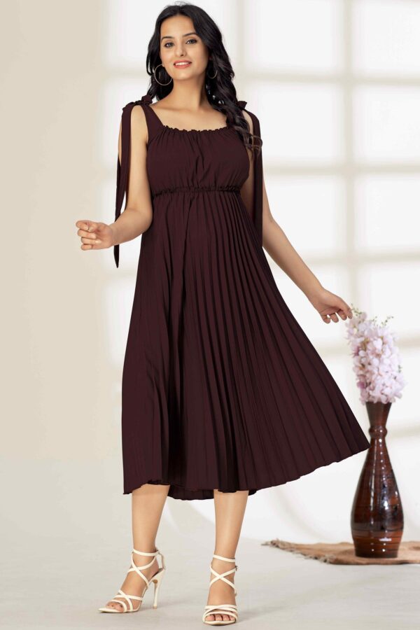 Glomee  Women western pleated dress