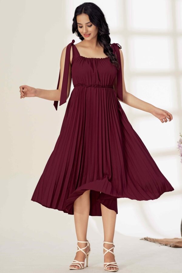 Glomee Women western pleated dress