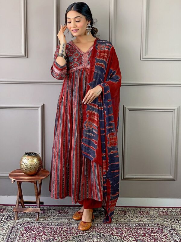 Glomee Introducing New kurti duptta and bottom set