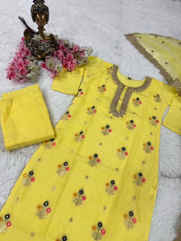 Glomee Introducing New kurti duptta and bottom set